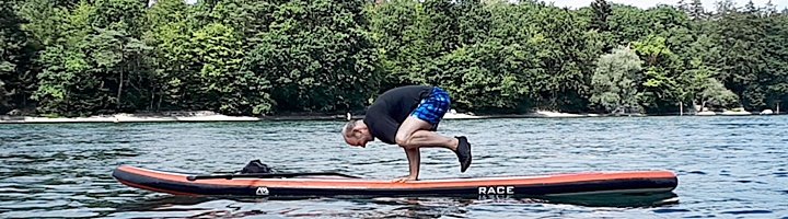 SUP Yoga by Cross-Wind.ch